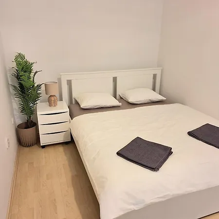 Stella - Old Town * ברטיסלאבה